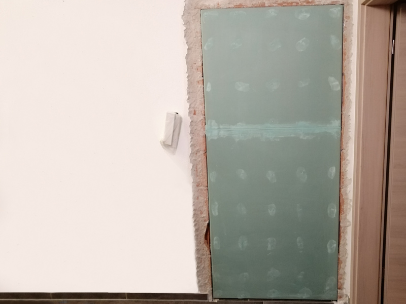 Verschließen der Türaussparung mit Trockenbauplatten